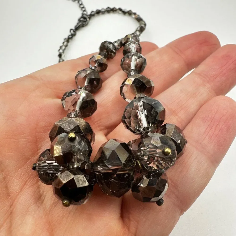 Stunning faceted black/dark‎ gray crystal beaded necklace!